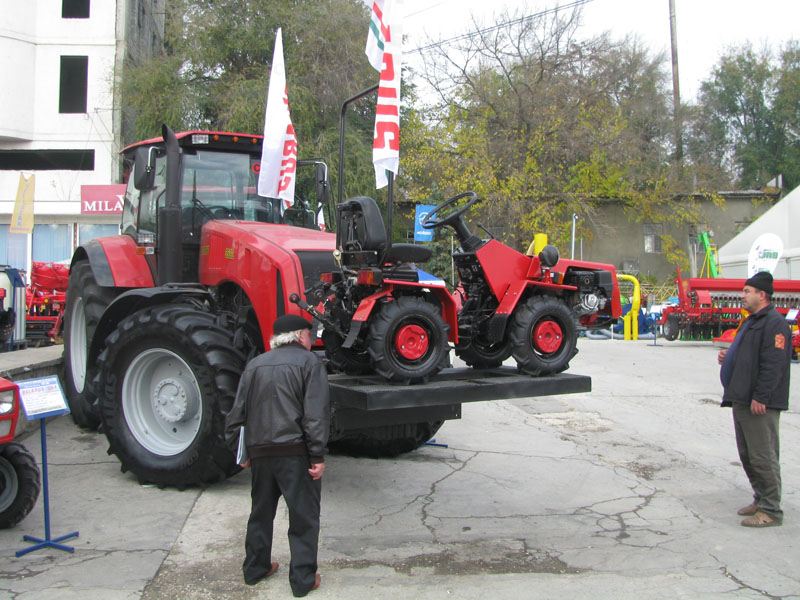 Трактор Беларус 3522 на Moldagrotech 2013